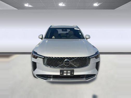 2025 Volvo XC90 B5 Plus 7-Seater