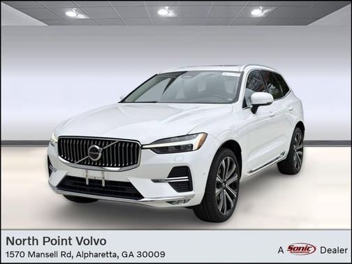 Crystal White Metallic 2023 Volvo XC60 B5 Ultimate Bright Theme