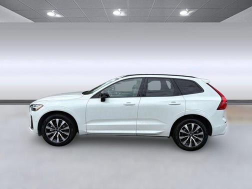 2023 Volvo XC60 B5 Plus Dark Theme