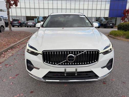 2023 Volvo XC60 B5 Ultimate Bright Theme