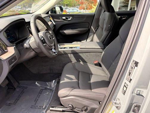 2026 Volvo XC60 B5 Core