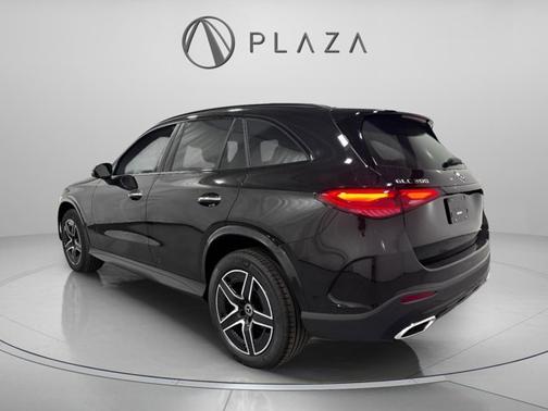 2025 Mercedes-Benz GLC 300 