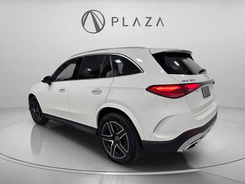 2025 Mercedes-Benz GLC 300 