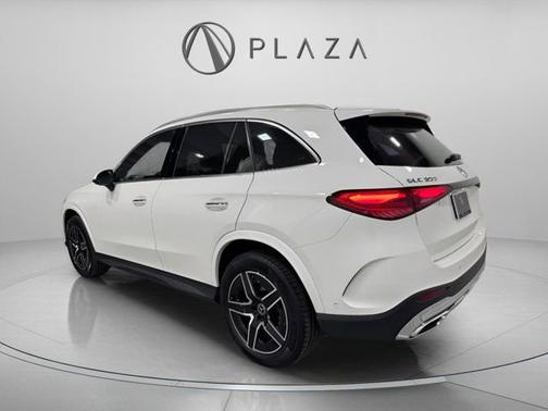 2025 Mercedes-Benz GLC 300 4MATIC