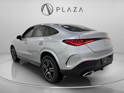 2025 Mercedes-Benz GLC 300 