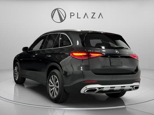 2025 Mercedes-Benz GLC 300 