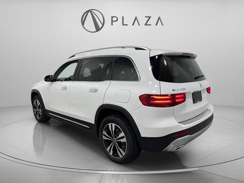 2025 Mercedes-Benz GLB 250