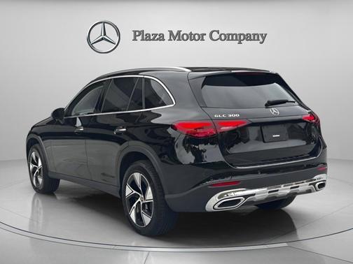 2023 Mercedes-Benz GLC 300