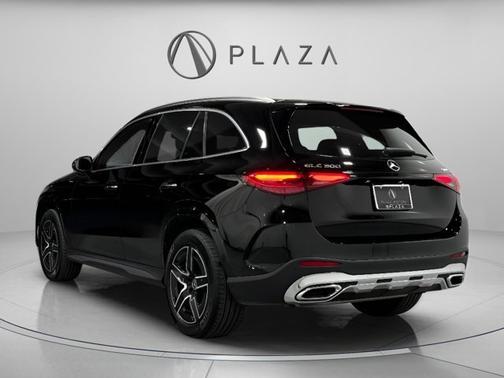 2025 Mercedes-Benz GLC 300 