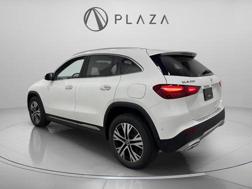 2025 Mercedes-Benz GLA 250 4MATIC