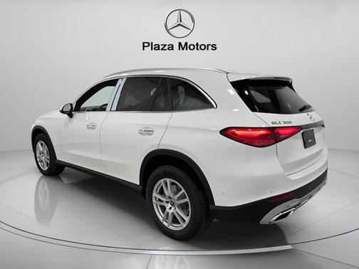2025 Mercedes-Benz GLC 300 4MATIC