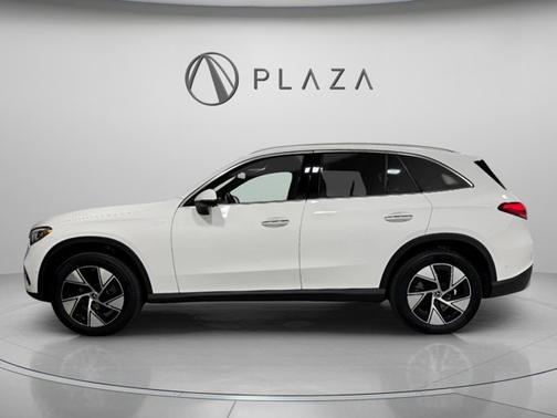 2024 Mercedes-Benz GLC 300 