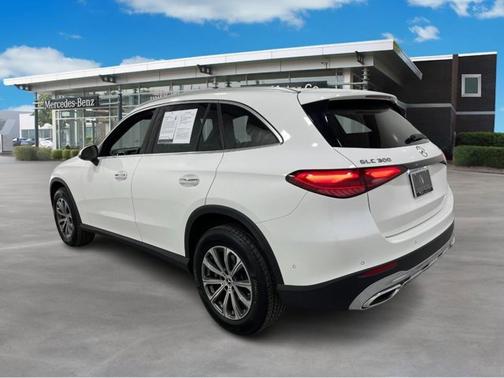 2025 Mercedes-Benz GLC 300