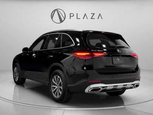 2025 Mercedes-Benz GLC 300 