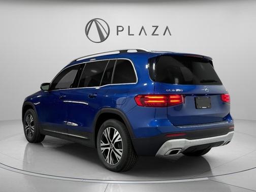 2026 Mercedes-Benz GLB 250 