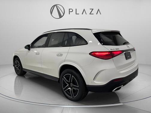 2025 Mercedes-Benz GLC 300