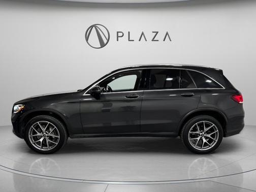 2022 Mercedes-Benz GLC 300 