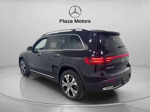 2025 Mercedes-Benz EQB 300