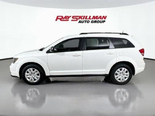 White Noise 2018 Dodge Journey SE