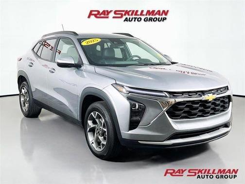 Sterling Gray Metallic 2025 Chevrolet Trax LT