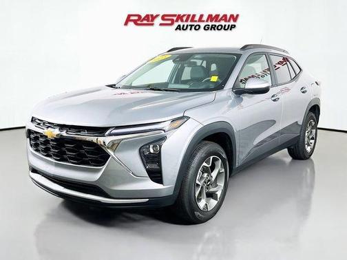 Sterling Gray Metallic 2025 Chevrolet Trax LT