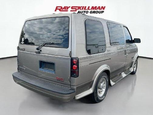 Pewter Metallic 2001 GMC Safari Cargo