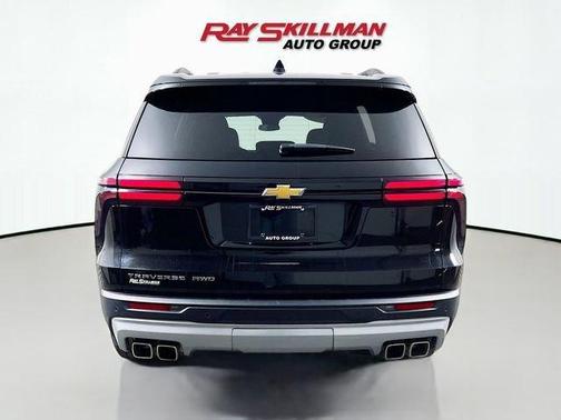Mosaic Black Metallic 2025 Chevrolet Traverse LT