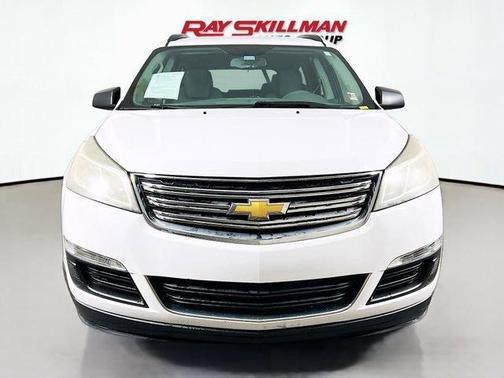 Summit White 2017 Chevrolet Traverse LS
