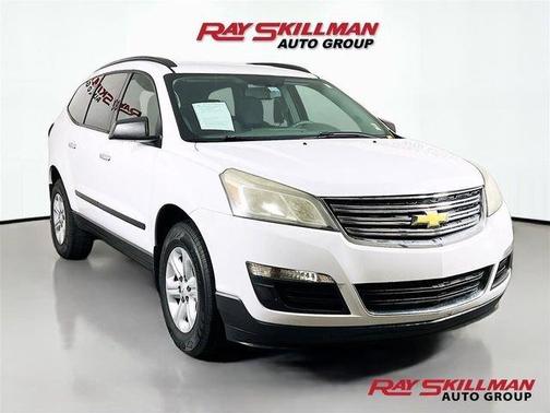 Summit White 2017 Chevrolet Traverse LS