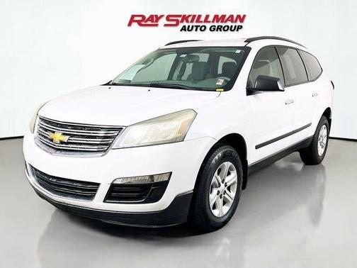 Summit White 2017 Chevrolet Traverse LS