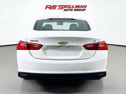 Summit White 2017 Chevrolet Malibu 1LT