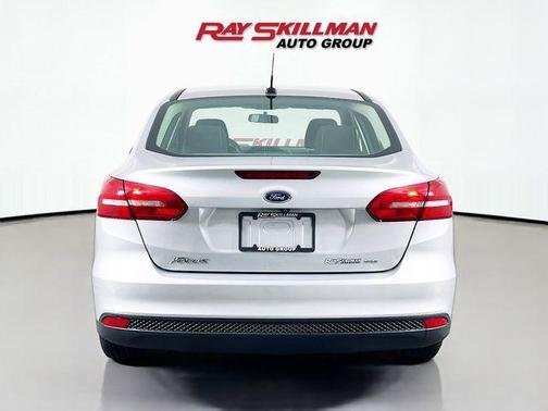 Magnetic 2017 Ford Focus SE