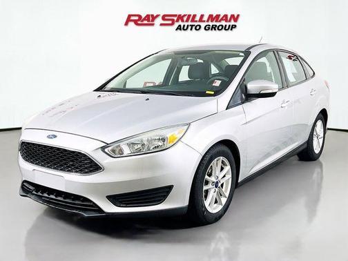 Magnetic 2017 Ford Focus SE