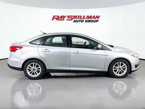 Magnetic 2017 Ford Focus SE