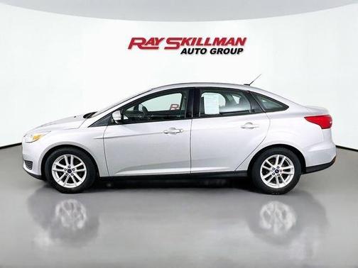 Magnetic 2017 Ford Focus SE