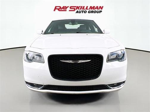 2019 Chrysler 300 S