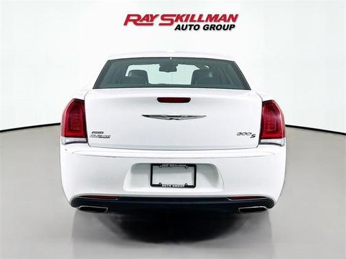 2019 Chrysler 300 S