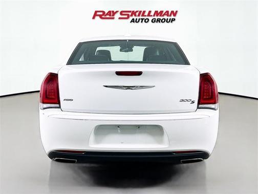 2019 Chrysler 300 S