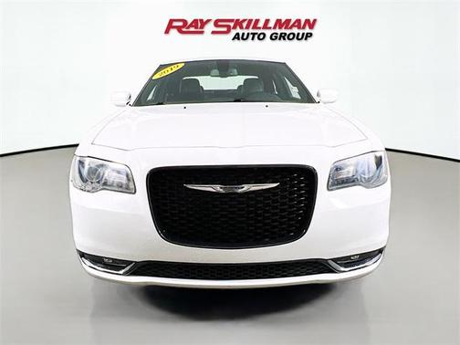 2019 Chrysler 300 S