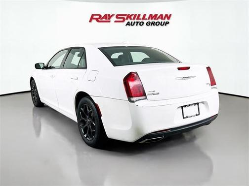 2019 Chrysler 300 S