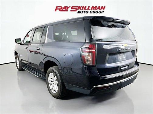 2024 Chevrolet Suburban LT
