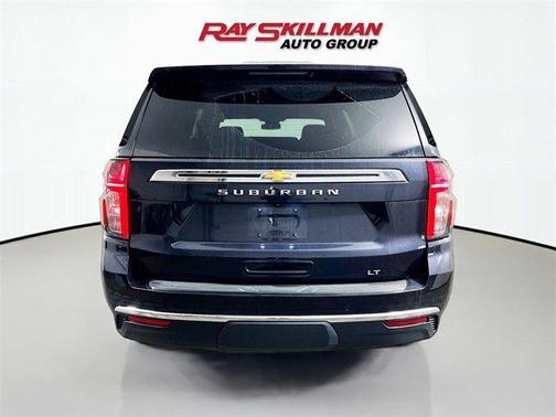 2024 Chevrolet Suburban LT