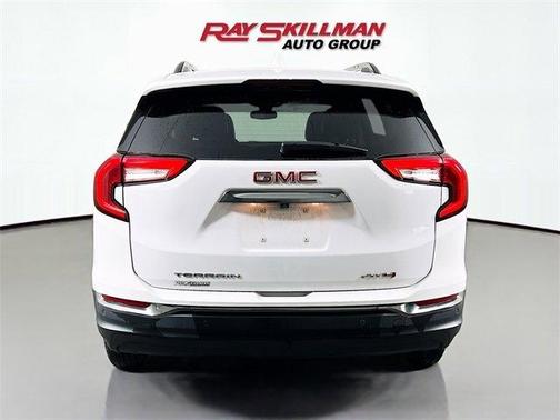 2022 GMC Terrain AT4
