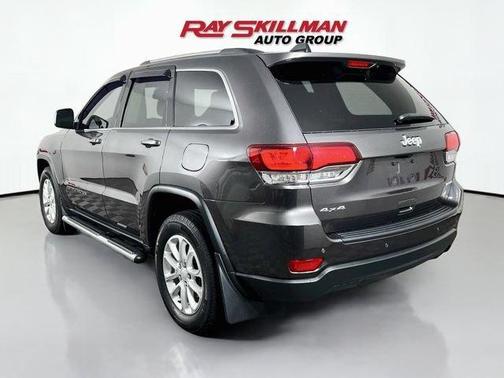 Crystal Metallic 2021 Jeep Grand Cherokee Laredo E