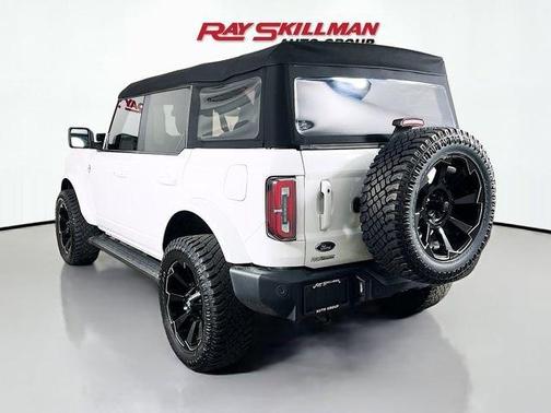 Oxford White 2023 Ford Bronco Outer Banks