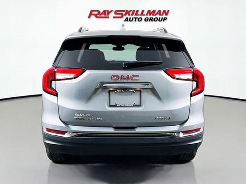 2023 GMC Terrain AT4