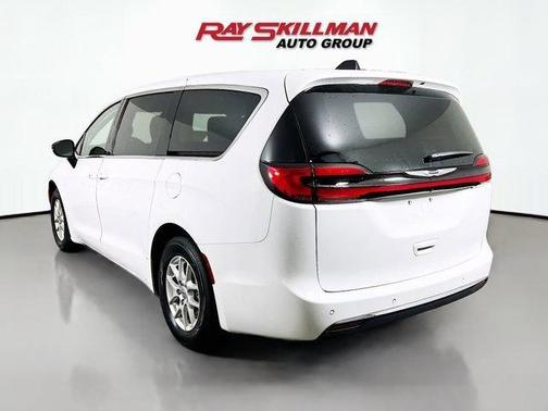 Bright White Clearcoat 2024 Chrysler Pacifica Touring-L