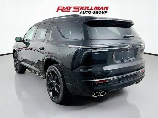 Mosaic Black Metallic 2024 Chevrolet Traverse RS