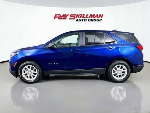 Blue Glow Metallic 2022 Chevrolet Equinox LS
