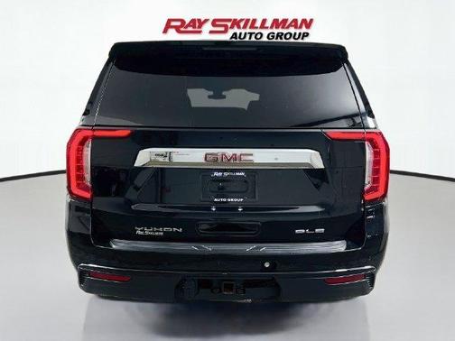 Onyx Black 2022 GMC Yukon XL SLE